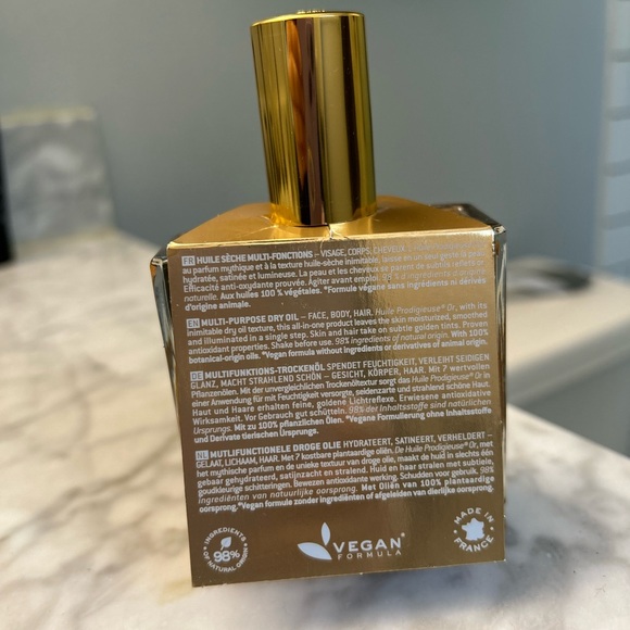 Shimmering Dry Oil Huile Prodigieuse® 100 ml
Made in France - Picture 2 of 6